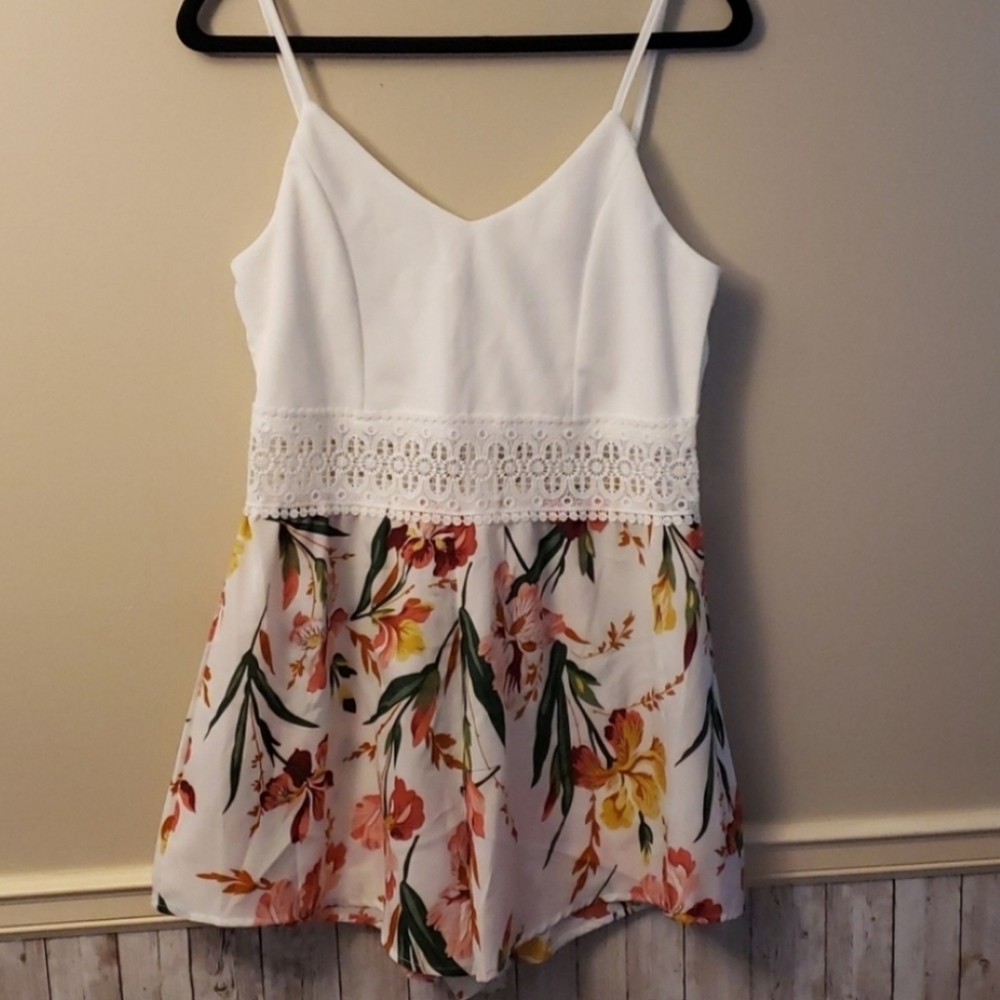 SHEIN White Floral Spaghetti Strap Romper